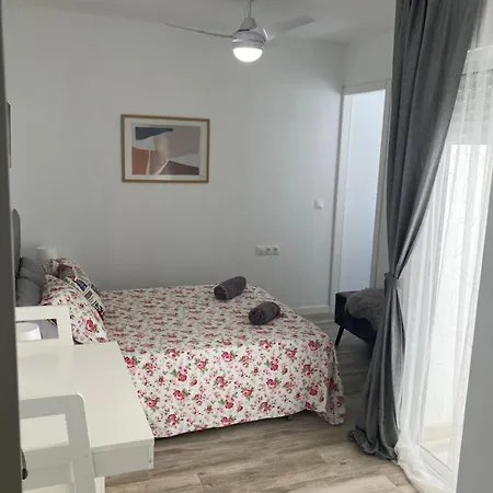 Bright Sea Apartment
