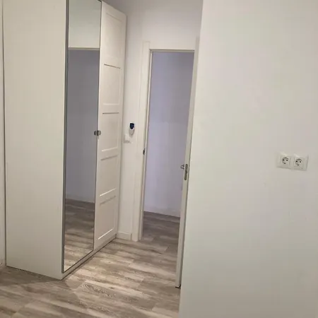 Bright Sea Apartment *